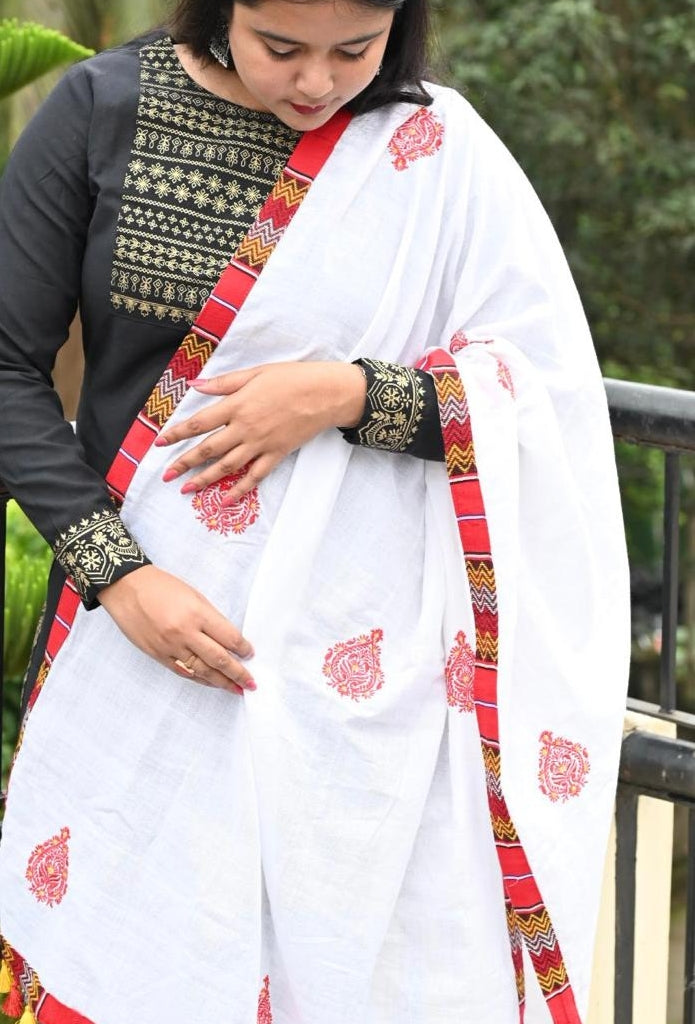 COTTON STOLE WITH TRADITIONAL MOTIF OF ASSAM